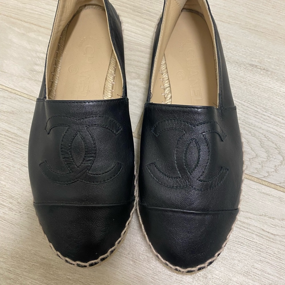 Black leather CHANEL espadrilles Authentic size 35